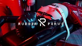 Facesitting on the Rubberslave