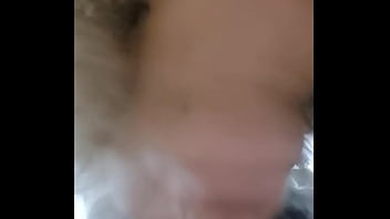 Mamada na rola e gozada dentro POV