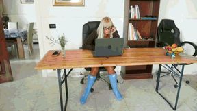 Wetting myself for fun WMV (1920x1080) FHD