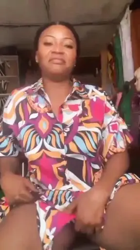 Public Masturbation of a Horny milf Playing Her Fat Pussy in Her Shop for Her Lover