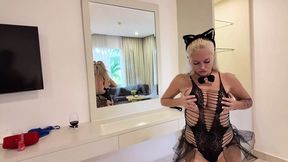 Sexy lady dressed as a clown gets drilled in multiple crevices Cum inside anal&#x1F44C;