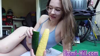 EmmiHill's Sizzling Squirt Show: Teen (18+) Masturbates with Corn