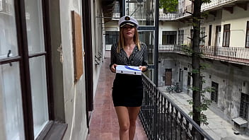 She&rsquo_s a Hot MILF Pizza Girl and Takes My Dick Deep as a Tip