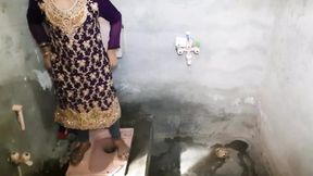 Father-in-law fucks his daughter-in-law &mdash;  Sasur ji ne bahu rani ko jbardasti choda