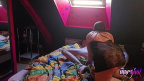 petit trio bisex pour commencer la journee je vais reveiller maxime horns ...