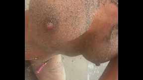 A la plage je ne sais pas rester sage