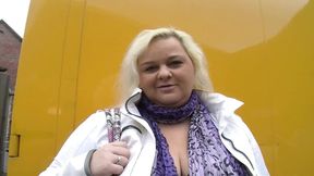 BBW German slut plays with a big dildo in solo action