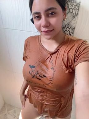 juicy milf plays in the shower with her fat pussy