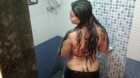 Indian Stepaunty Filmed While Taking Shower