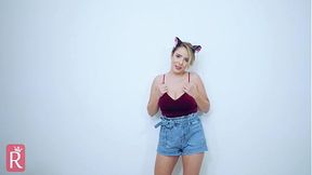 COSPLAY KITTEN IN HEAT