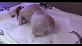 My Friend's Beautiful Wife Enjoys the Jacuzzi in the Motel Before Fucking Her, She Loves Cock