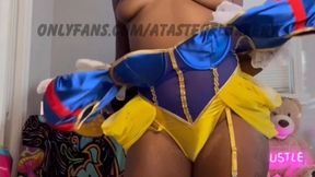 Will you help Black Snow White get Dressed?