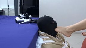 I LOVE FUCK YOUR MOUTH WITH MY BIG FEET DOMME AZUKAR AND MALE SLAVE