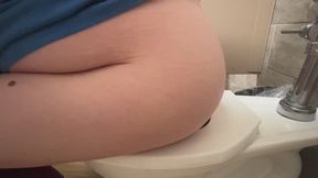 Plops in a sexy side view MP4