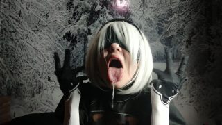 Cosplayer 2B adora ahegao