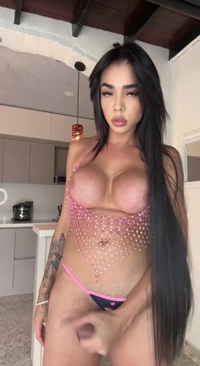Amateur GF gives a blowjob
