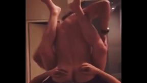 El repartidor delivery machote musculoso me folla por propina extra