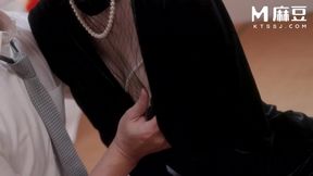 ModelMedia Asia - The older stepbrother comforted the widow who had lost her husband with his cock