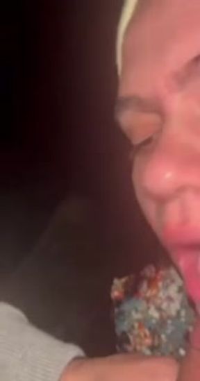 Jewish girl sucks Palestinian dick to celebrate the ceasefire