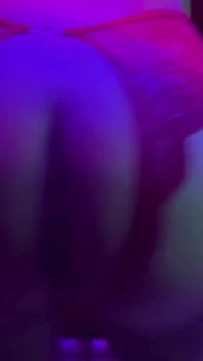 Vanessinha Showing off with Her Guitar Body with Wonderful Curves