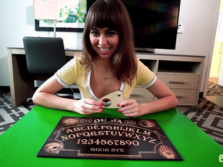 ”Spoiled Sis: Ouija board game with Riley Reid hd porn”