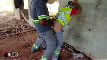 sexo com trabalhadores na constru&ccedil_&atilde_o passivo deu pra dois pe&atilde_o
