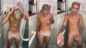novinho flagrado tomando banho batendo uma ate gozar muito