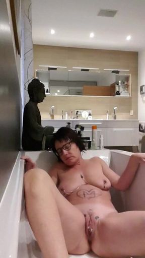 Squirt with Glas Dildo