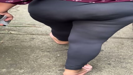 Otro culo transparentando tanga
