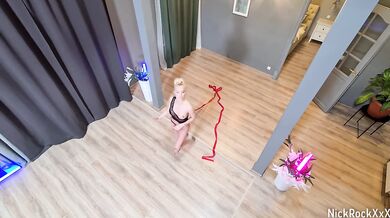 Fucked a gymnast in anal before a concert ! Circus performer Lara Frost