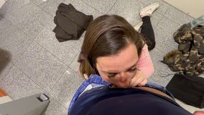 camarera se folla a un cliente por propina