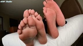 The blonde arab girl brings a friend for foot fun! JUICY SOLES!! Pt 2 - MOV