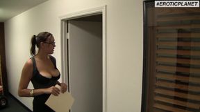 Two hot lesbian with big boobs does pussy licking and 69 position