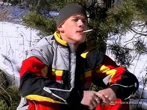 Roma smokes in the snow