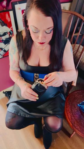 Finally got Some Boots! BBW Mom Smoking A Cigarette Showing Off My Pantyhose &amp; High Heels