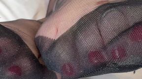 Mrs Mature Feet in her Fully Fashioned Stockings
