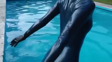 Swimming In Latex  Kinky4Ever