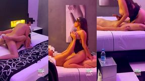 joven tetona dandole un show cuckold voyeur a su novio, disfruta la verga de una manera soprendente