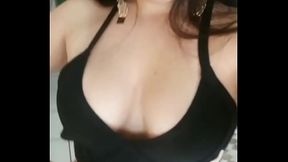 Dama G en tremendo escotaso