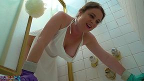 Stepmom Gets Creampied by Horny Stepson During Bathtub Cleaning