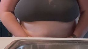 Doing dishes with my GIANT and HEAVY belly