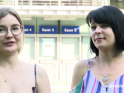 Ersties - Heißes Treffen in Berlin zwischen Emily und Marie S