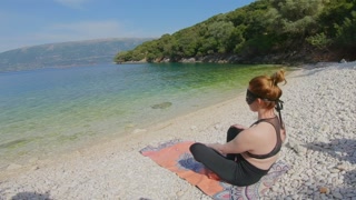 Ginger Sea Beach Yoga Pants Excercise Turns into Reverse Cowgirl Creampie