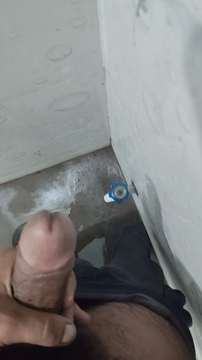 hastmaithun karte hue maal girate hue