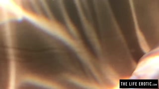 Girl almost caught masturbating in a public pool