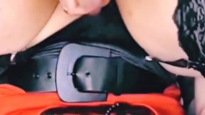 je baise une transexuelle comme une chienne et la fait jouir sur visage