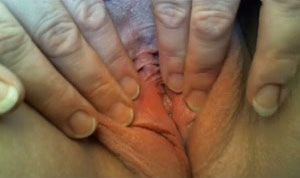 Anonymous mature slut pleases her own twat with fingers