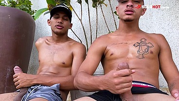 Solo com os novinhos pirocudos - Mlk Edu e Victão Porrete