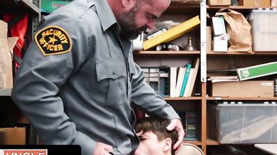 Beefed police office is ramming twink's ass in the office