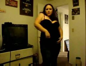 Big bottomed and well stacked bbw dancing on a camera